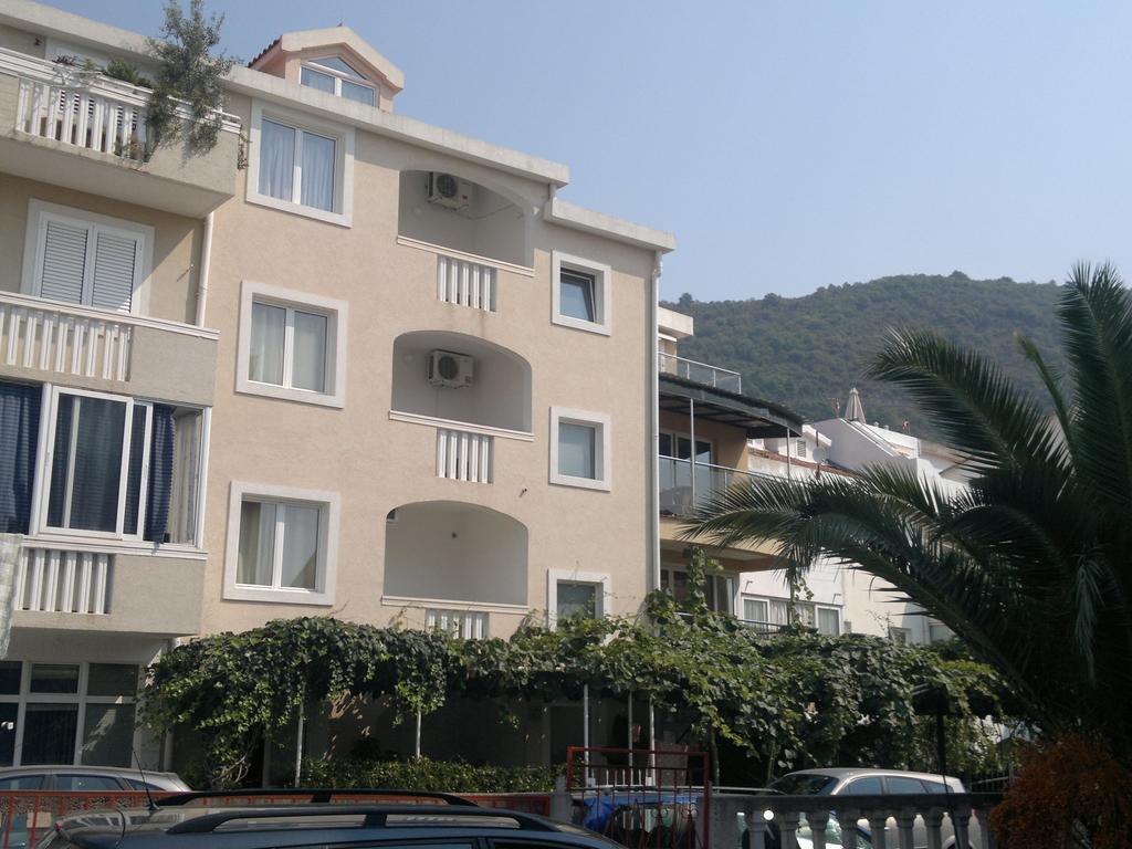 Hibiscus Guest House Budva Buitenkant foto